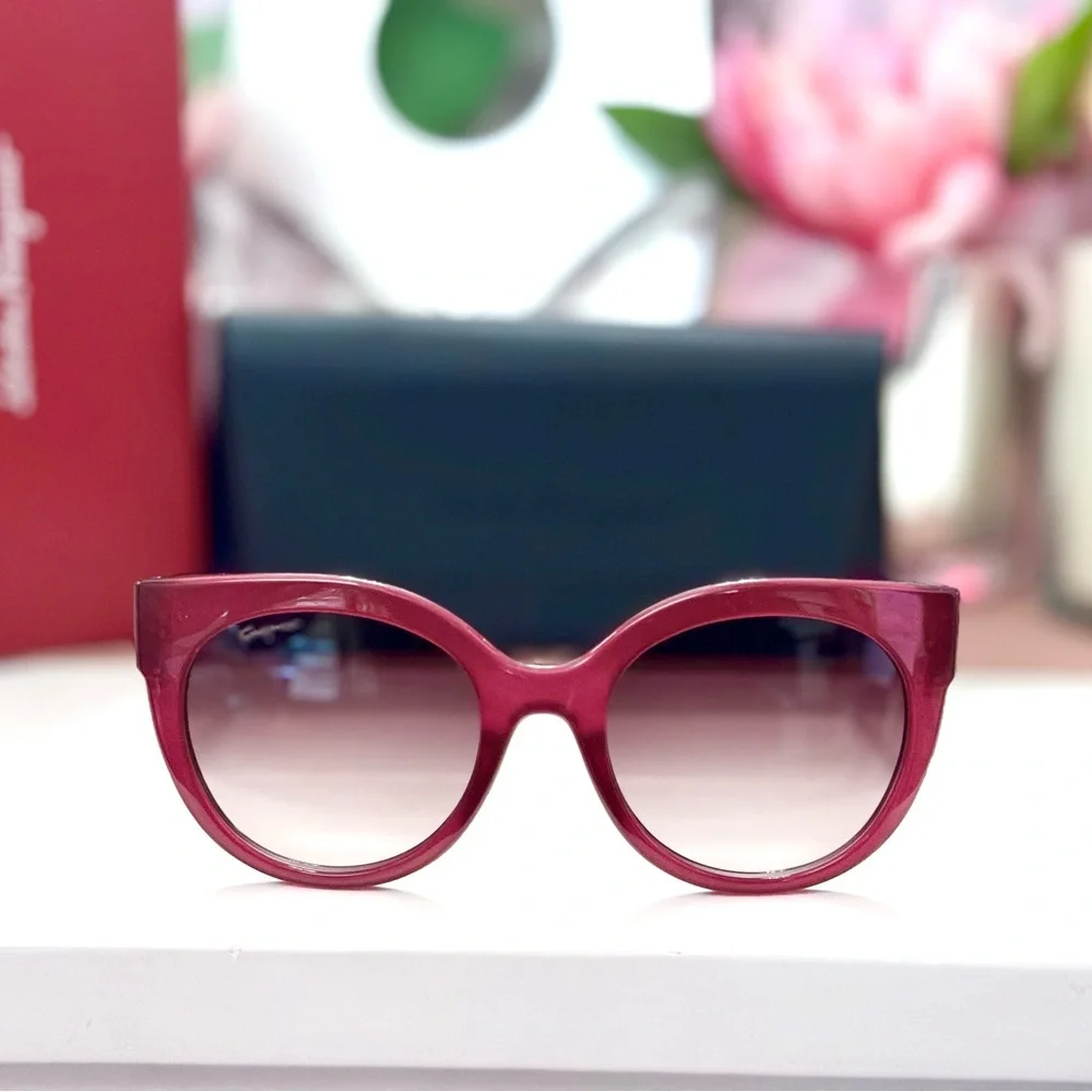 Salvatore Ferragamo Sunglasses - Picture 3 of 8